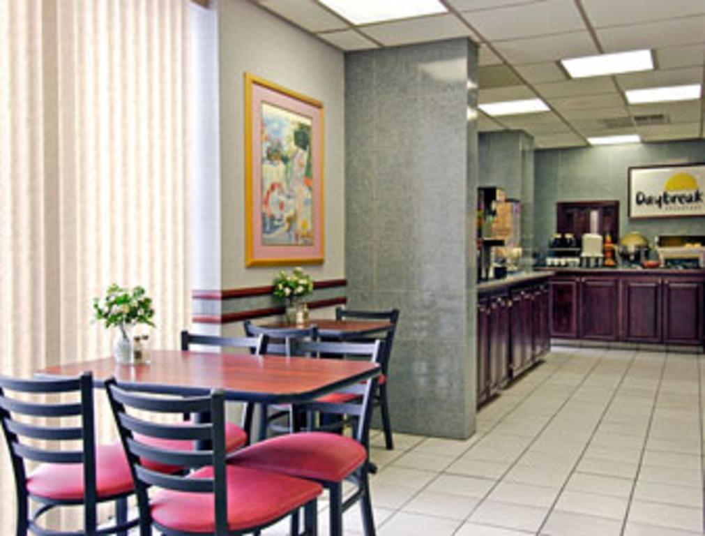 Days Inn By Wyndham Amarillo East Restaurant photo